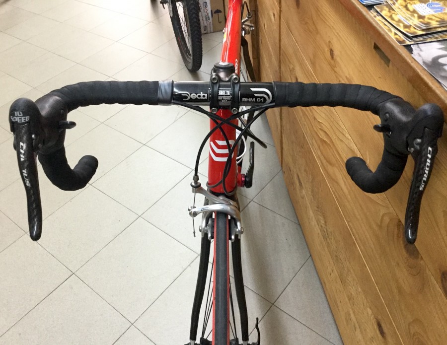 bicicletta con telaio in alluminio bmw